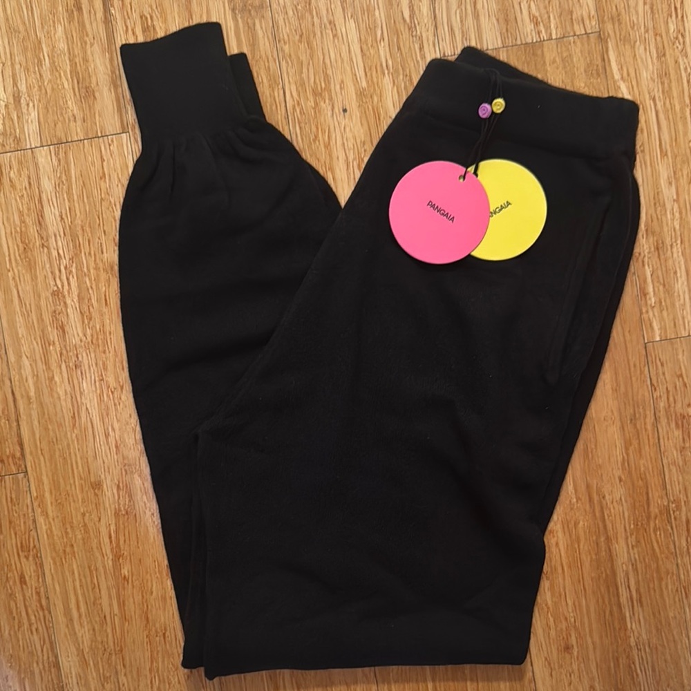 Black cashmere jogger pants